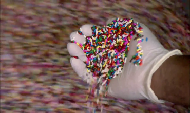 Rock Crushers / Fabric Lampshades / Cake Sprinkles / Steam Irons episode thumbnail